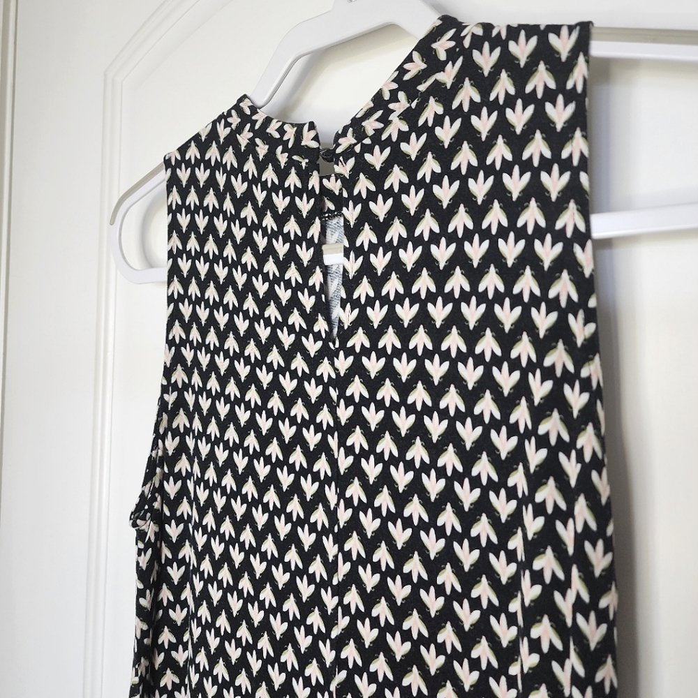 💥3/$30💥 LOFT Sleeveless Blouse - Picture 7 of 10